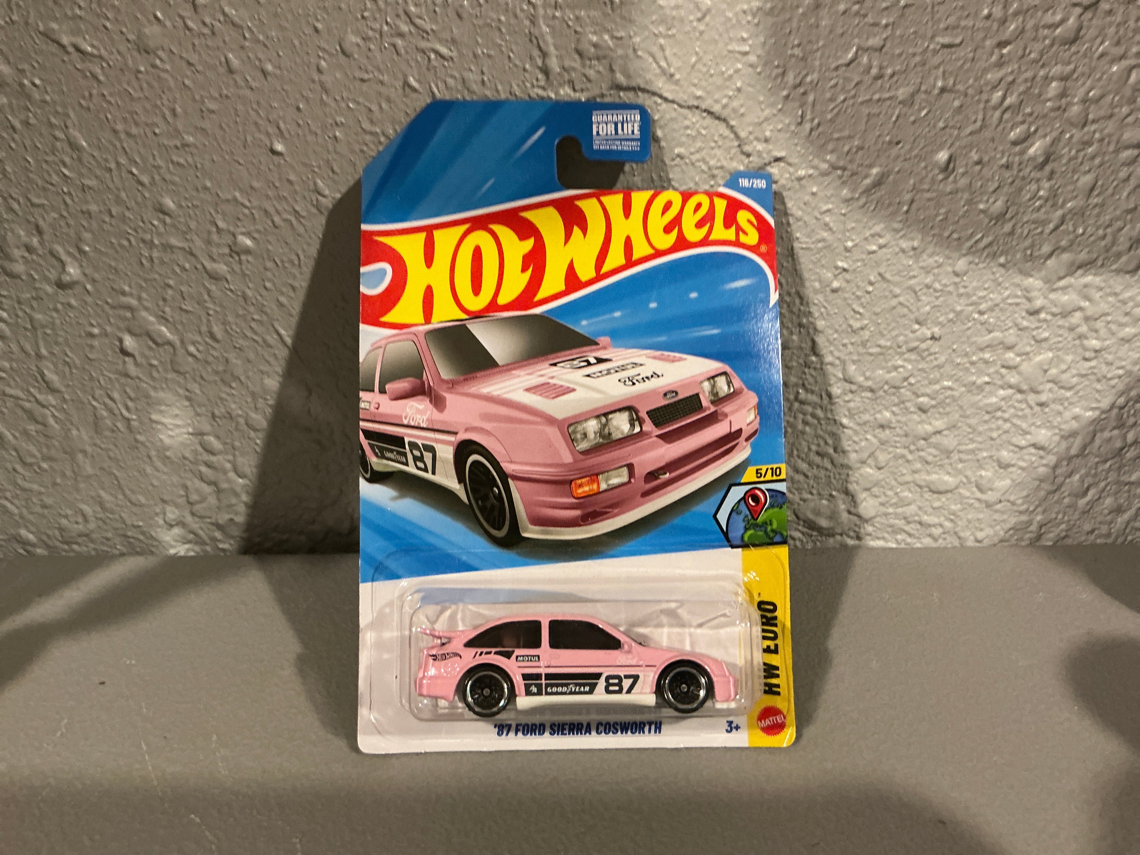 unopened 87’ ford sierra cosworth hot wheels