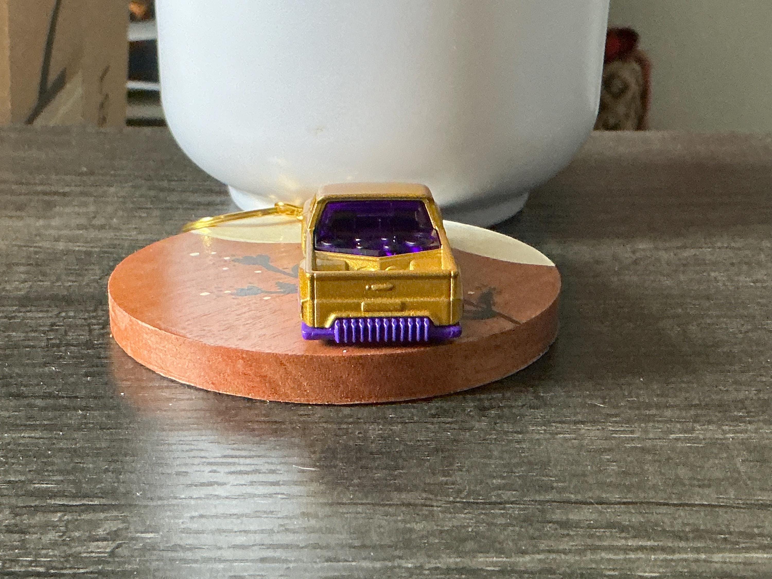 Bounce 'n Bass Hot Wheels Keychain, Gold Lowrider Truck Keyring, Custom Audio Mini Truck, Gift for Music Lover, Layin Low Diecast Accessory